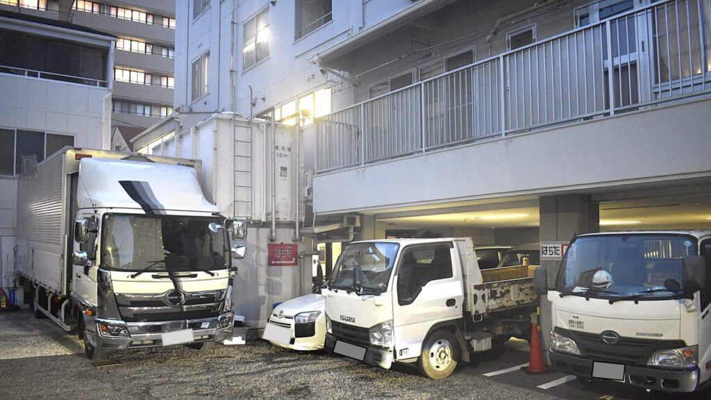 大型車　トラック　駐車場