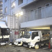 大型車　トラック　駐車場