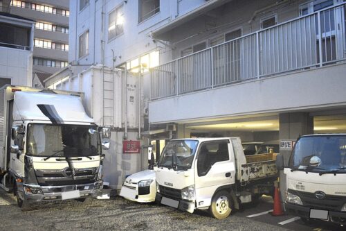 大型車　トラック　駐車場