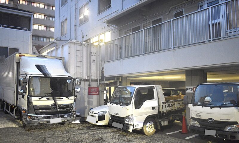 大型車　トラック　駐車場