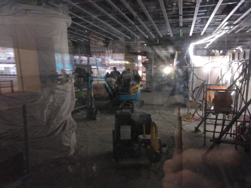 広島駅　パネル　工事