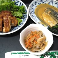 団体　鯖みそ　鶏照り　夕食