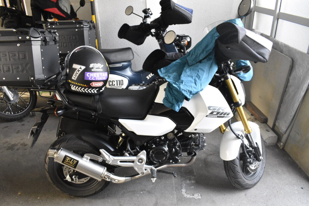 カブ バイク 駐車場