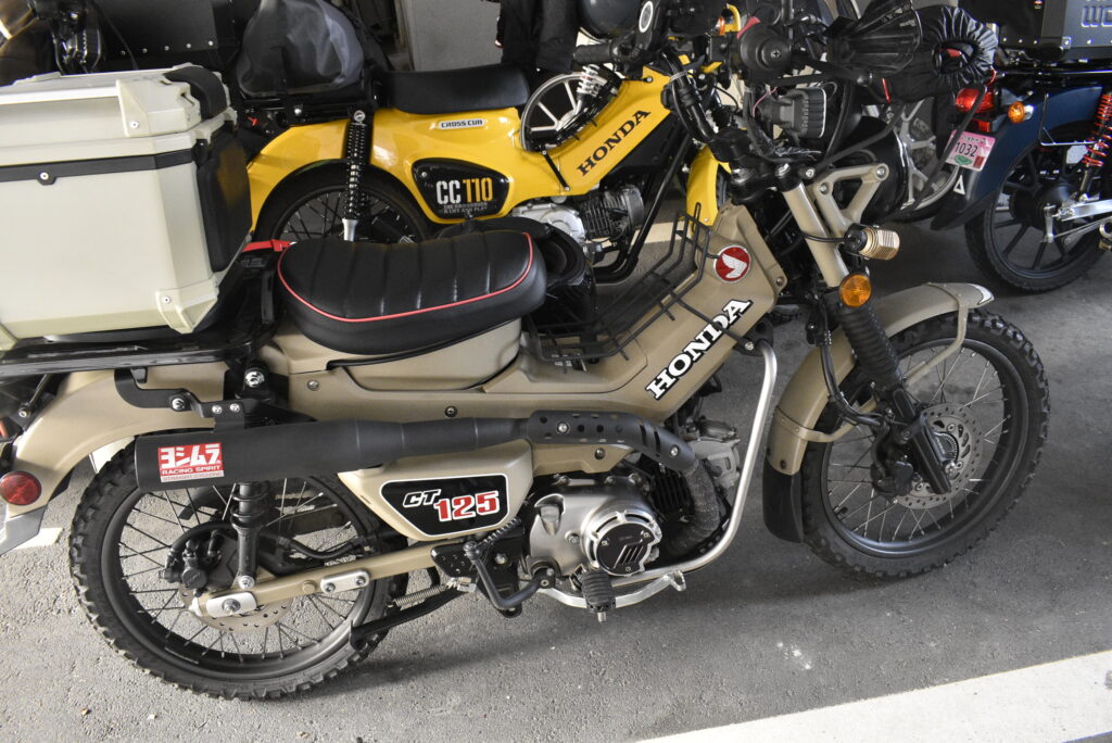 カブ バイク 駐車場