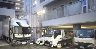 大型車　トラック　駐車場