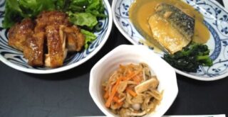 団体　鯖みそ　鶏照り　夕食